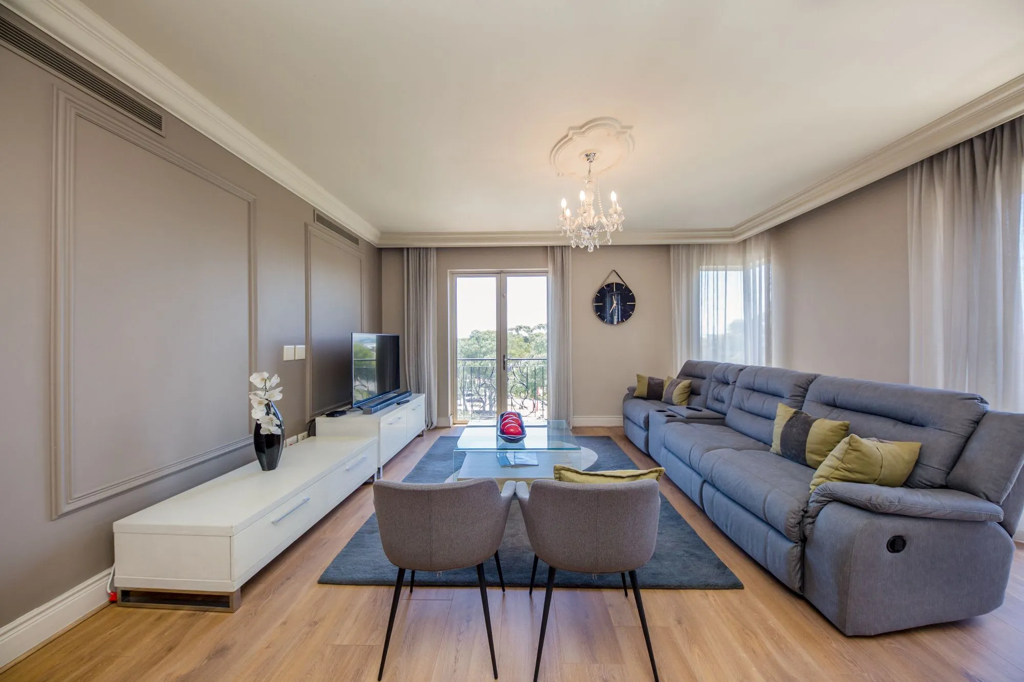 407 Royal, Green point