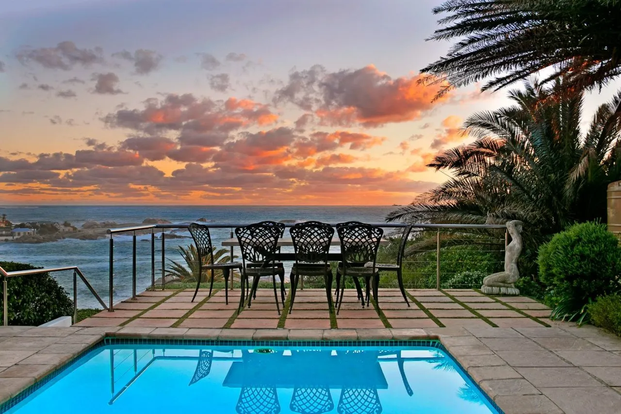 Bingley Place 3 bedroom, Camps Bay