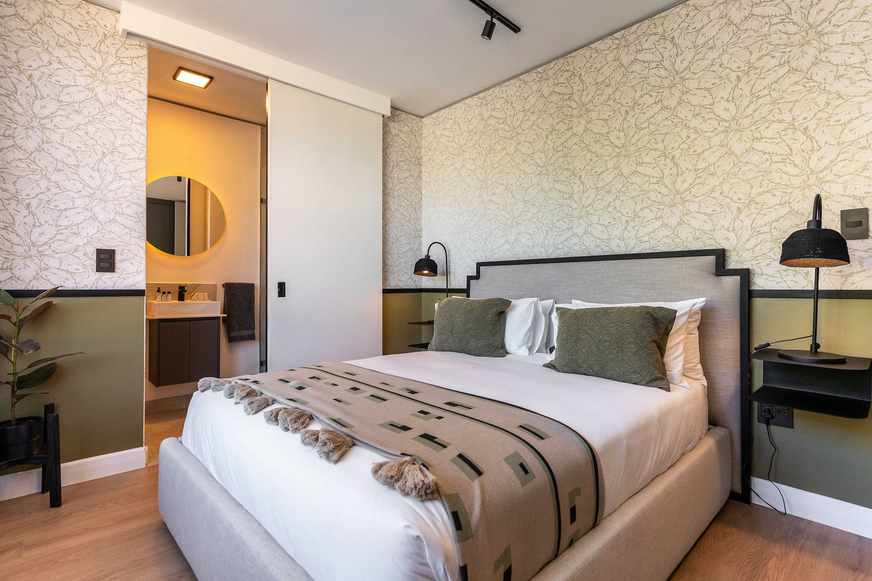 property_[object Object]_16