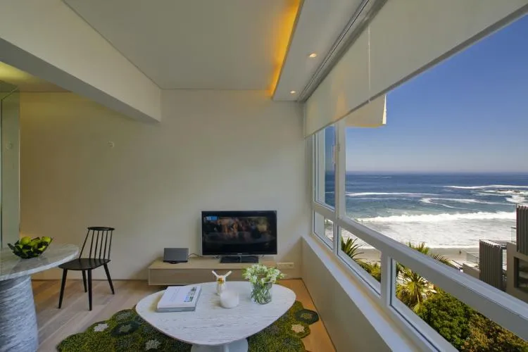 Clifton Beach Pad, Clifton