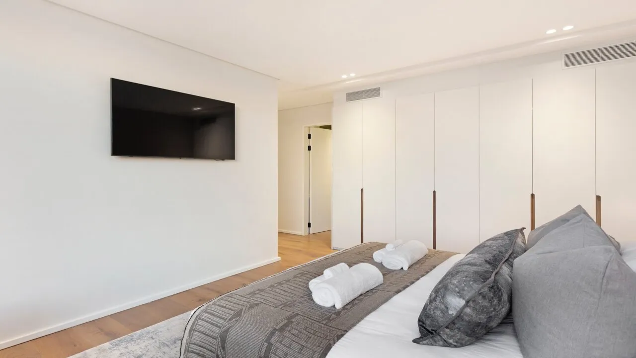 property_[object Object]_11