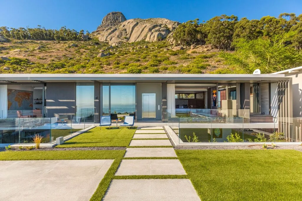 Sealion, Fresnaye