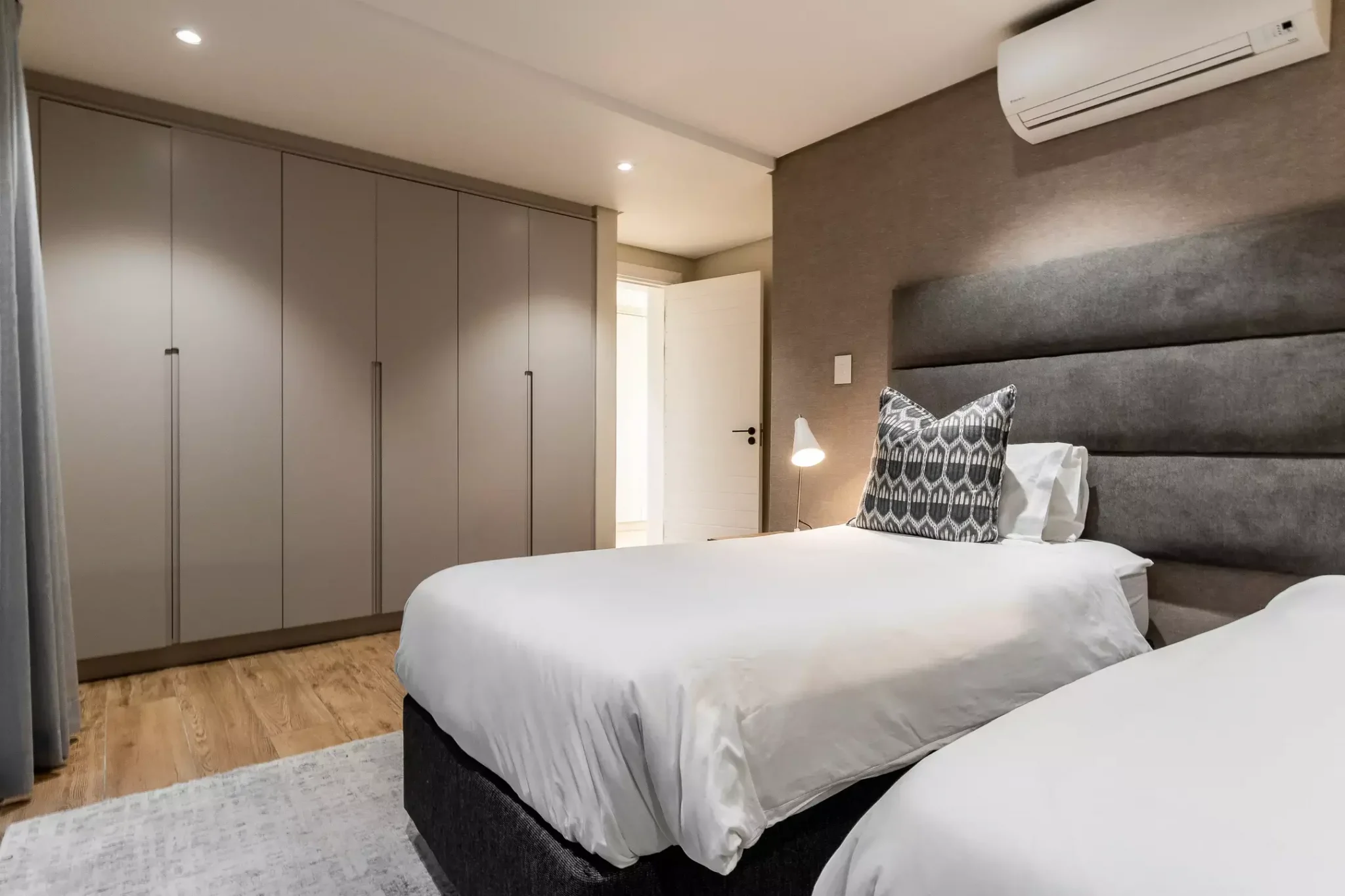 property_[object Object]_5