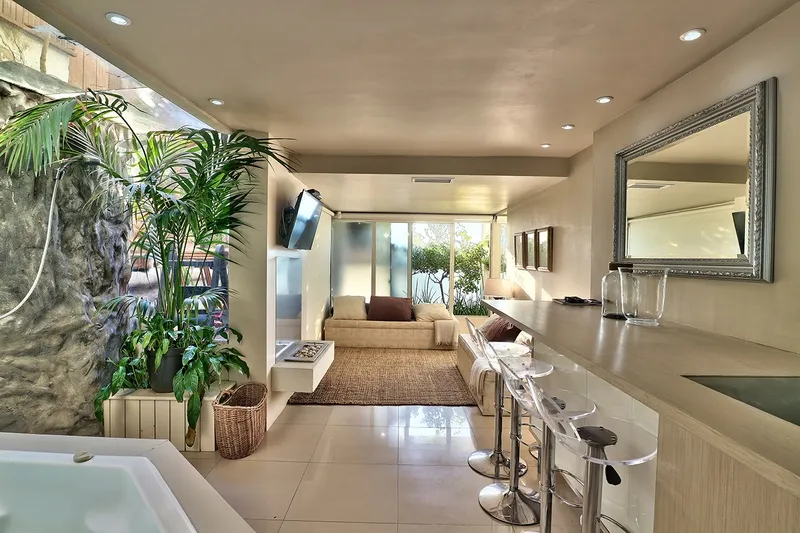 property_[object Object]_18