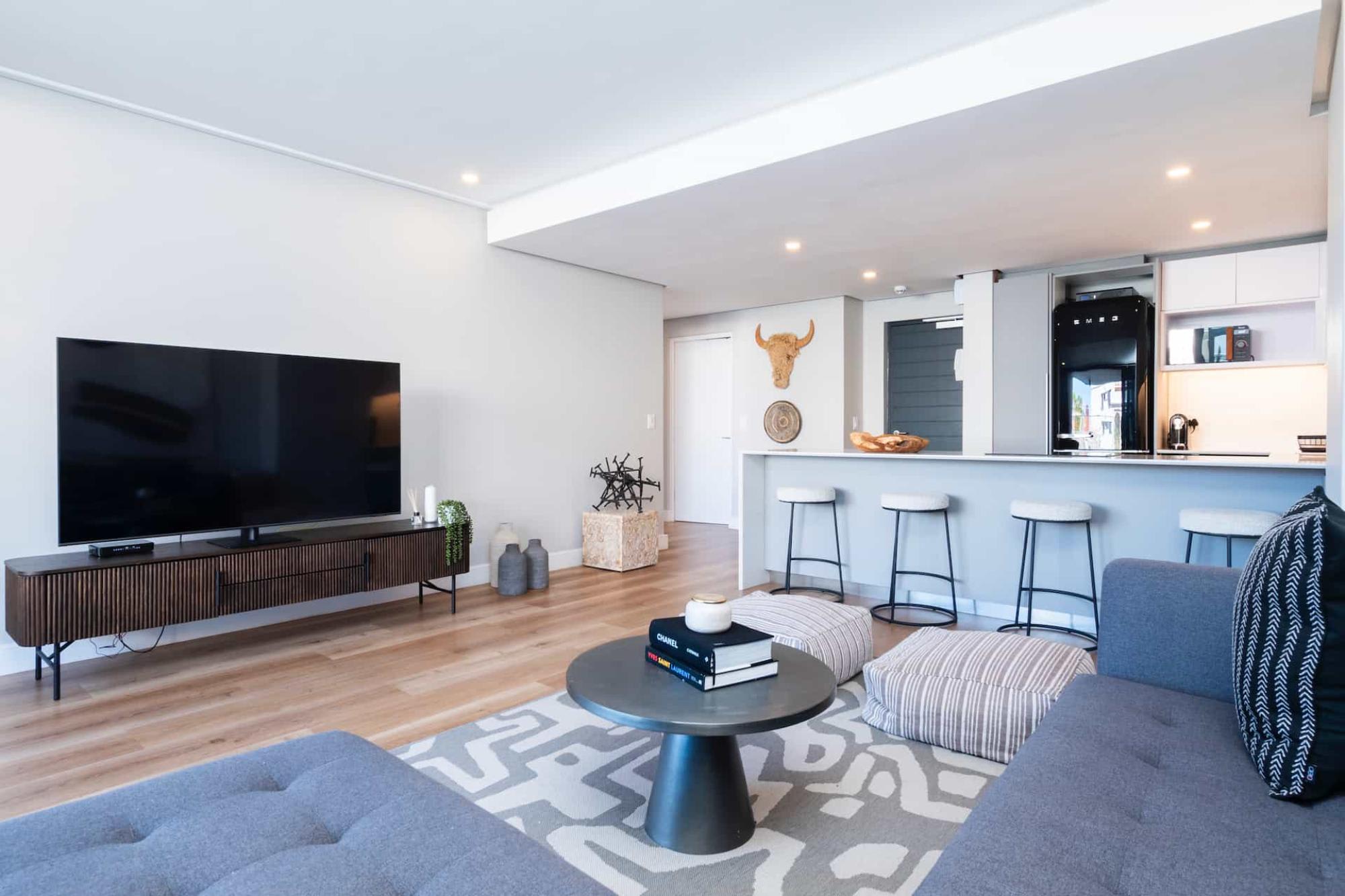 Bantry Suite (101), Bantry Bay