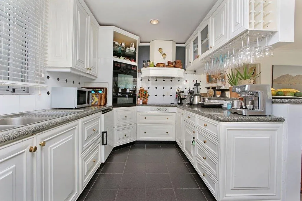 property_[object Object]_12