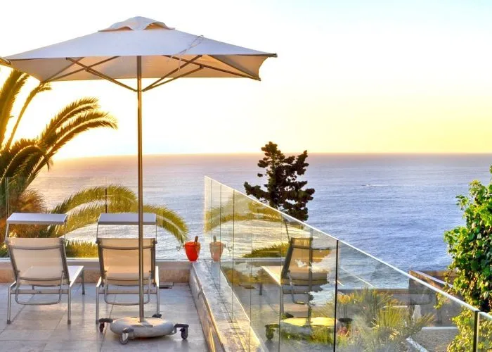 Villa Lush, Clifton