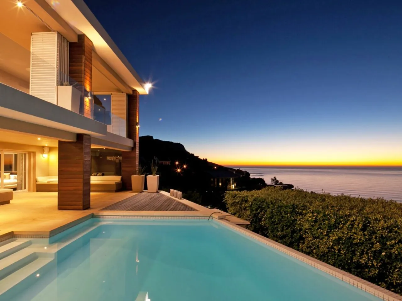 Theresa Luxe - Luxury Villa with pool & ocean views, Bakoven