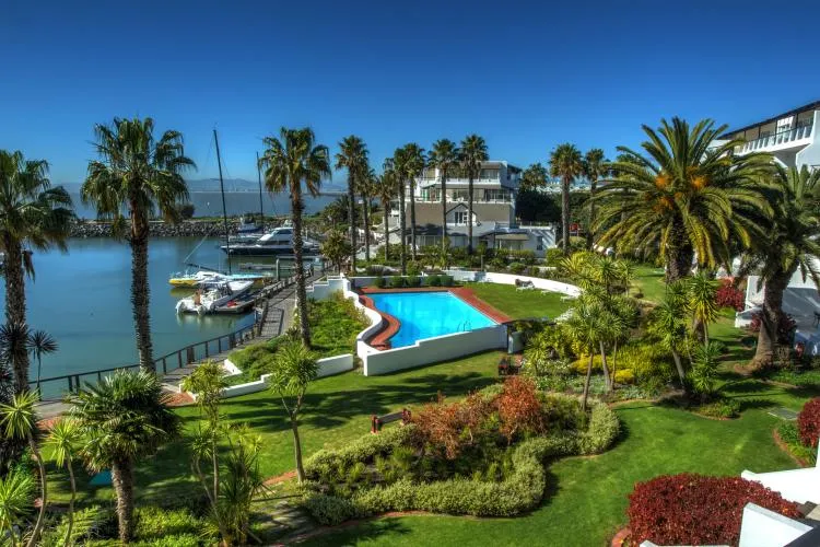 Albright, Mouille Point