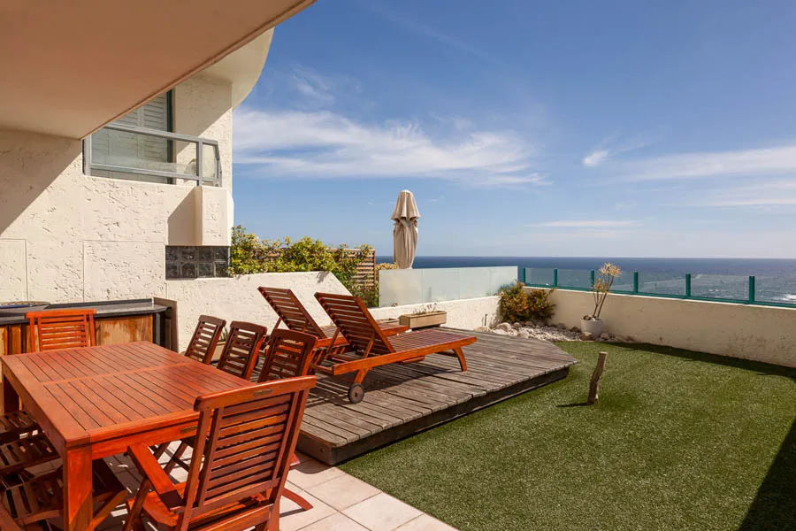 11 Nautica, Camps Bay