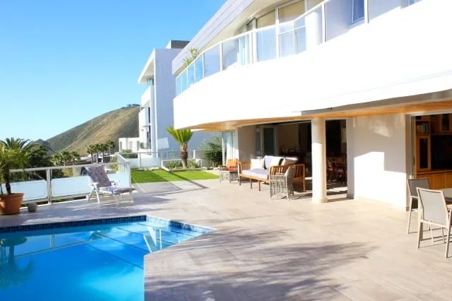 Villa Arcadia, Bantry Bay