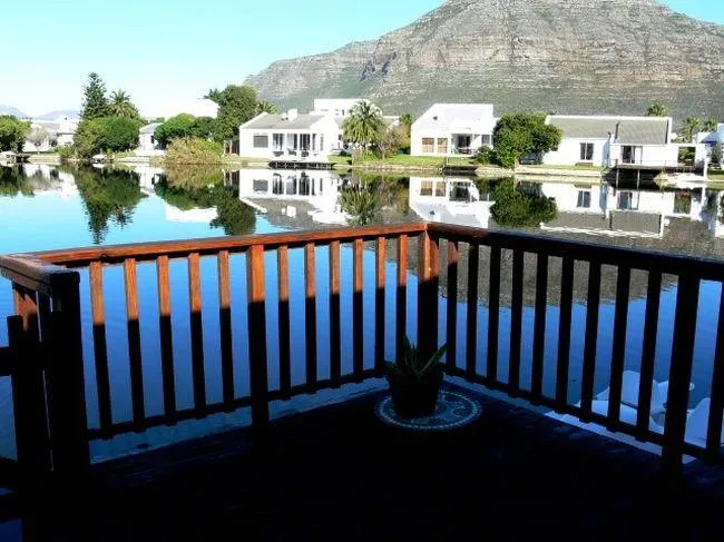 Eastlake, Marina Da Gama