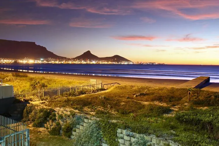 Leisure Bay 201, Lagoon Beach