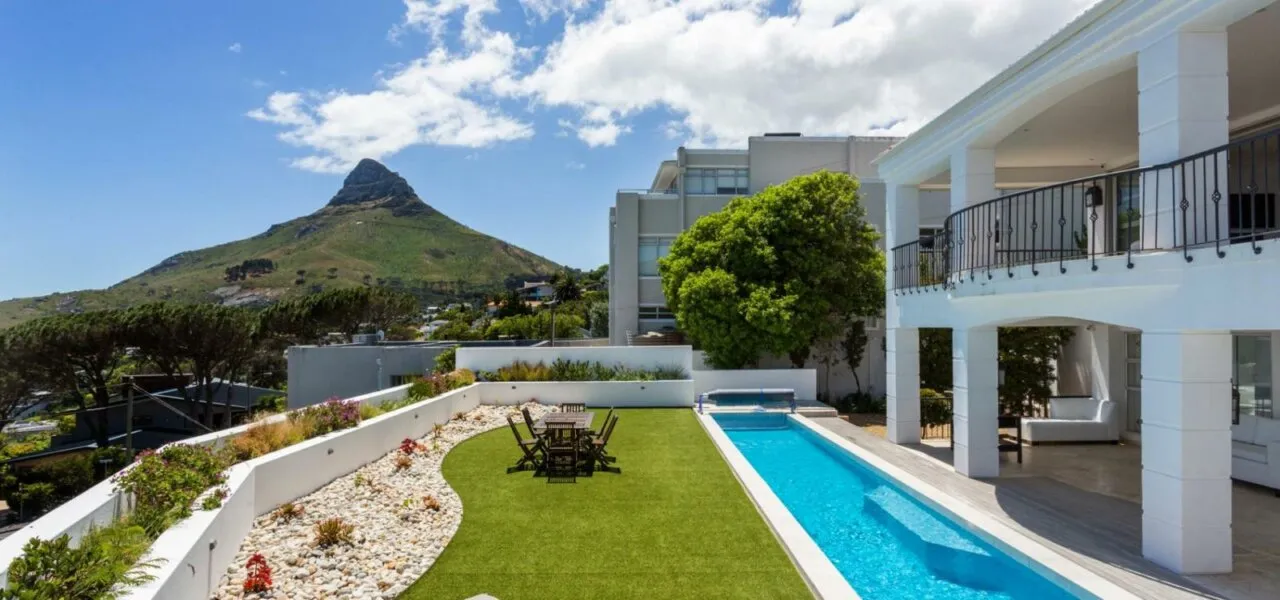 Casa Blanca, Camps Bay
