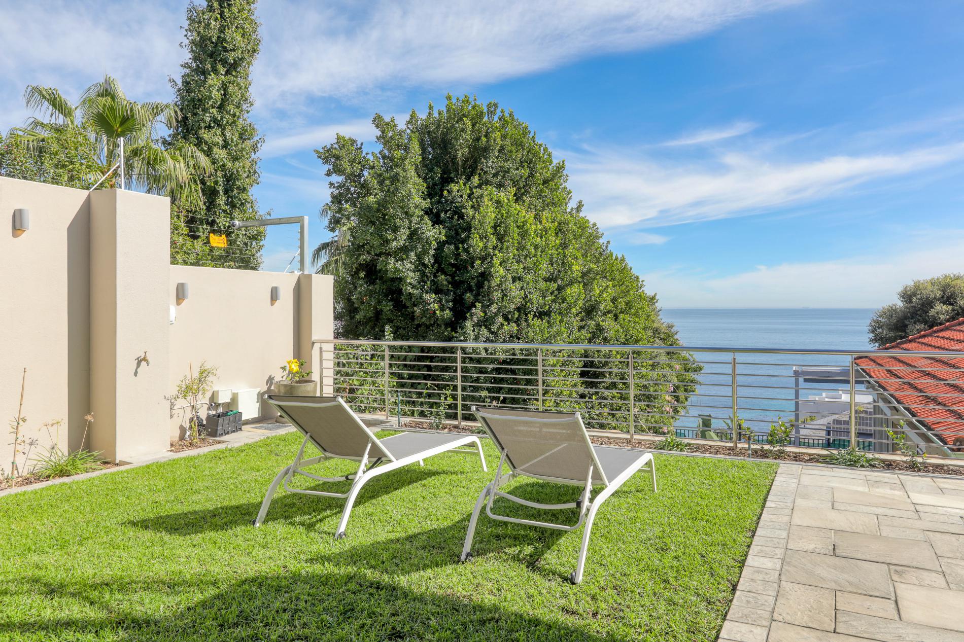 Lisburn On Clifton Beach House, Clifton