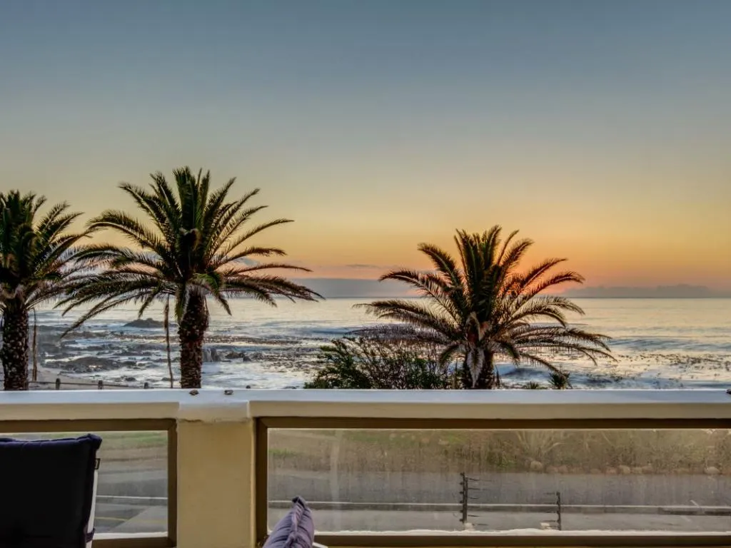 Sundowner Views, Sea Point