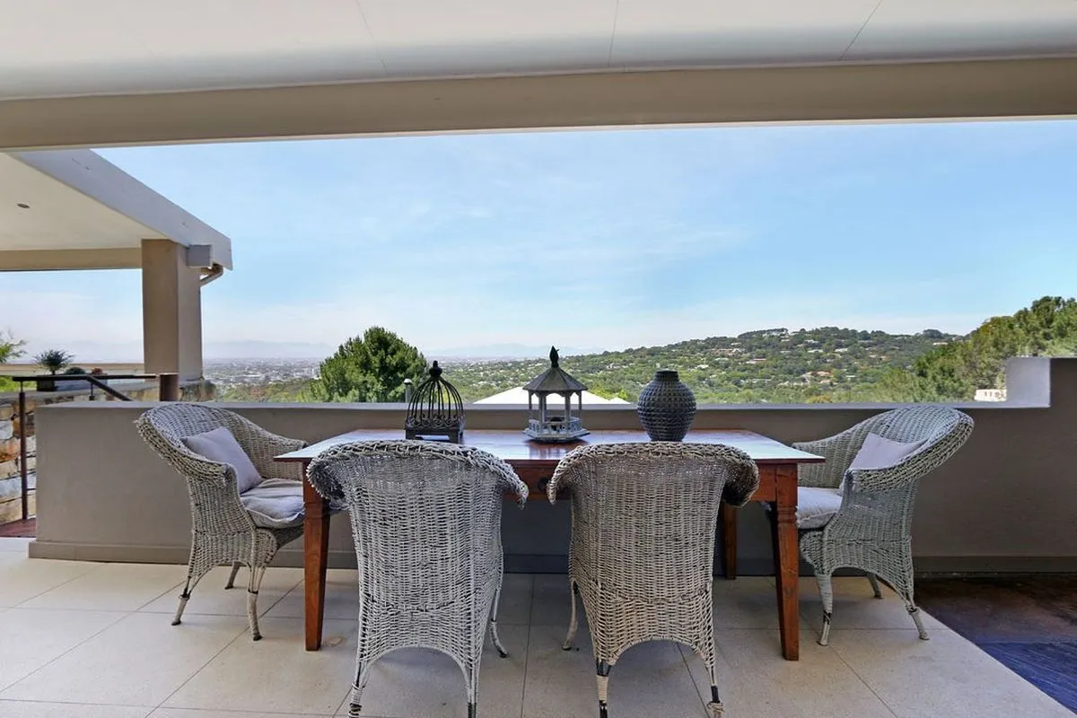 Pluke Villa, Newlands