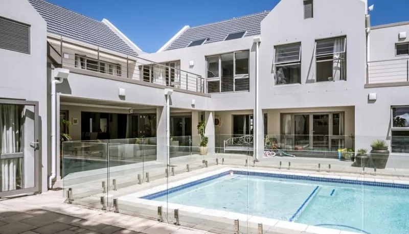 Constantia Villa, Constantia Heights