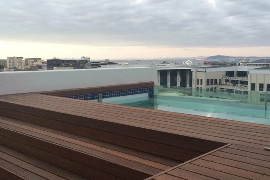 Mirage 706, De Waterkant