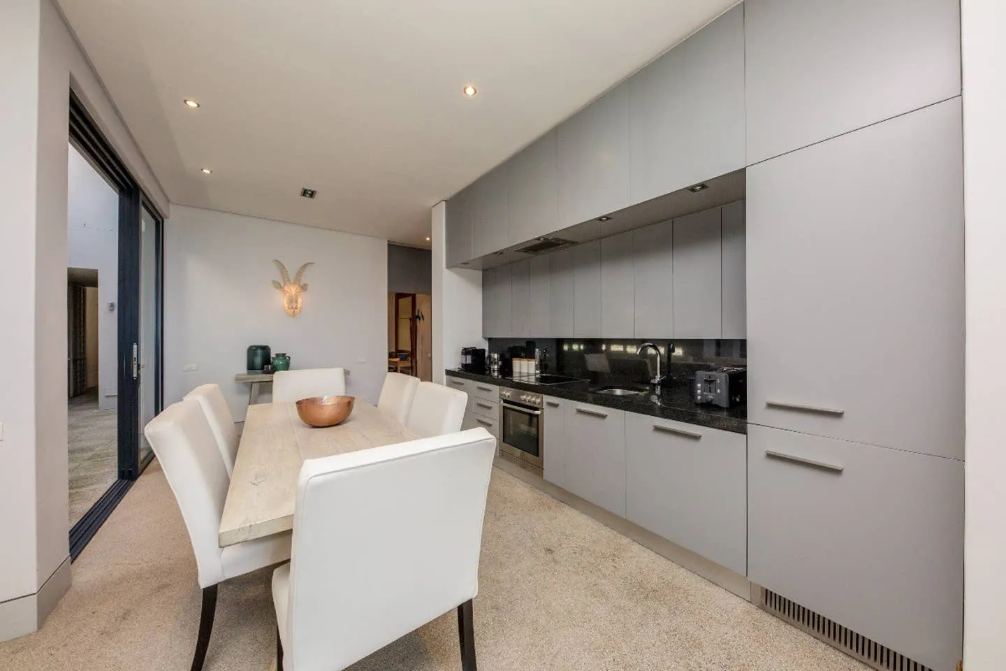 property_[object Object]_7