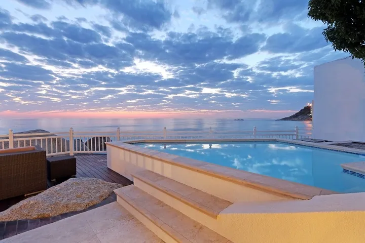Ivory Sands Bungalow, Clifton