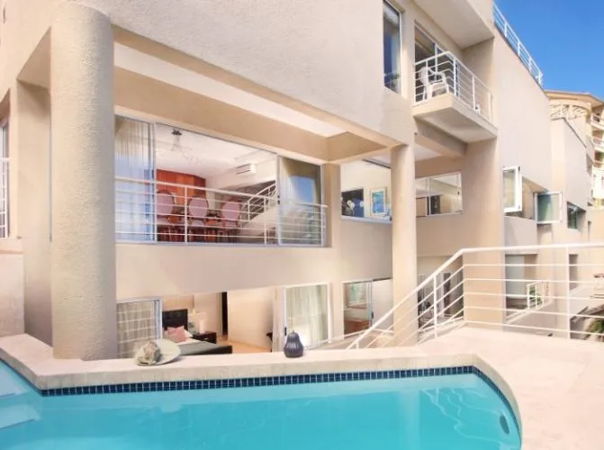 Ravine Road Apartment, Bantry Bay