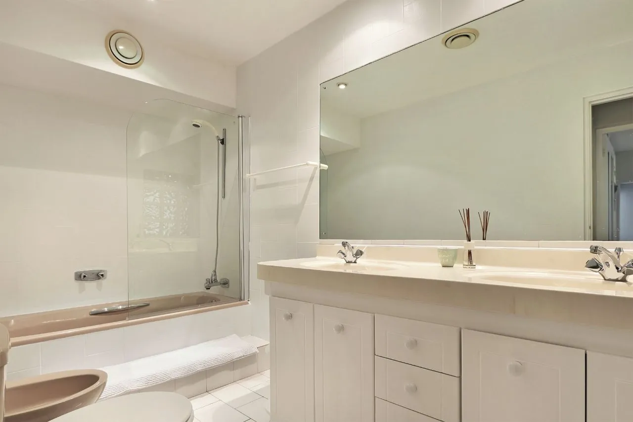 property_[object Object]_7