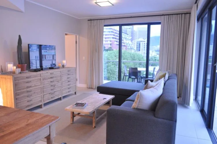 The Rockwell 407, De Waterkant