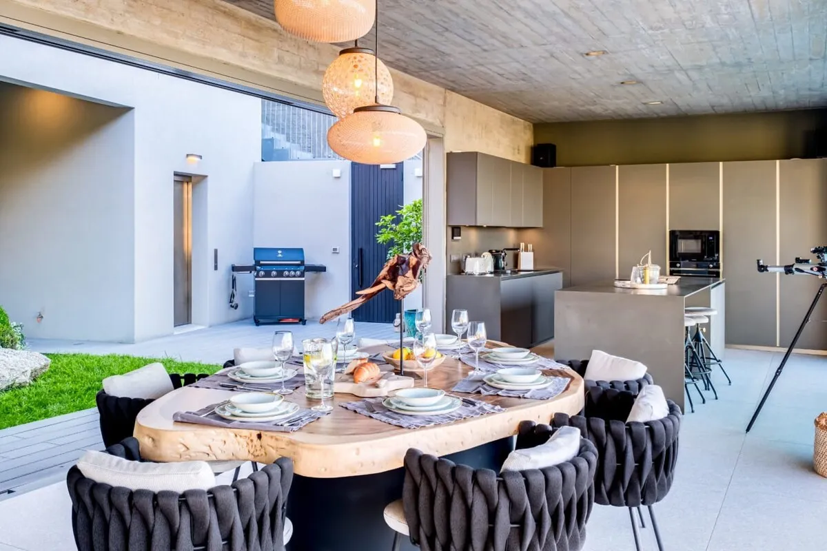 property_[object Object]_11