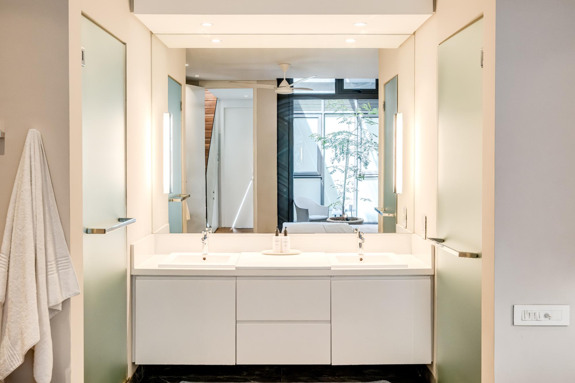 property_[object Object]_26