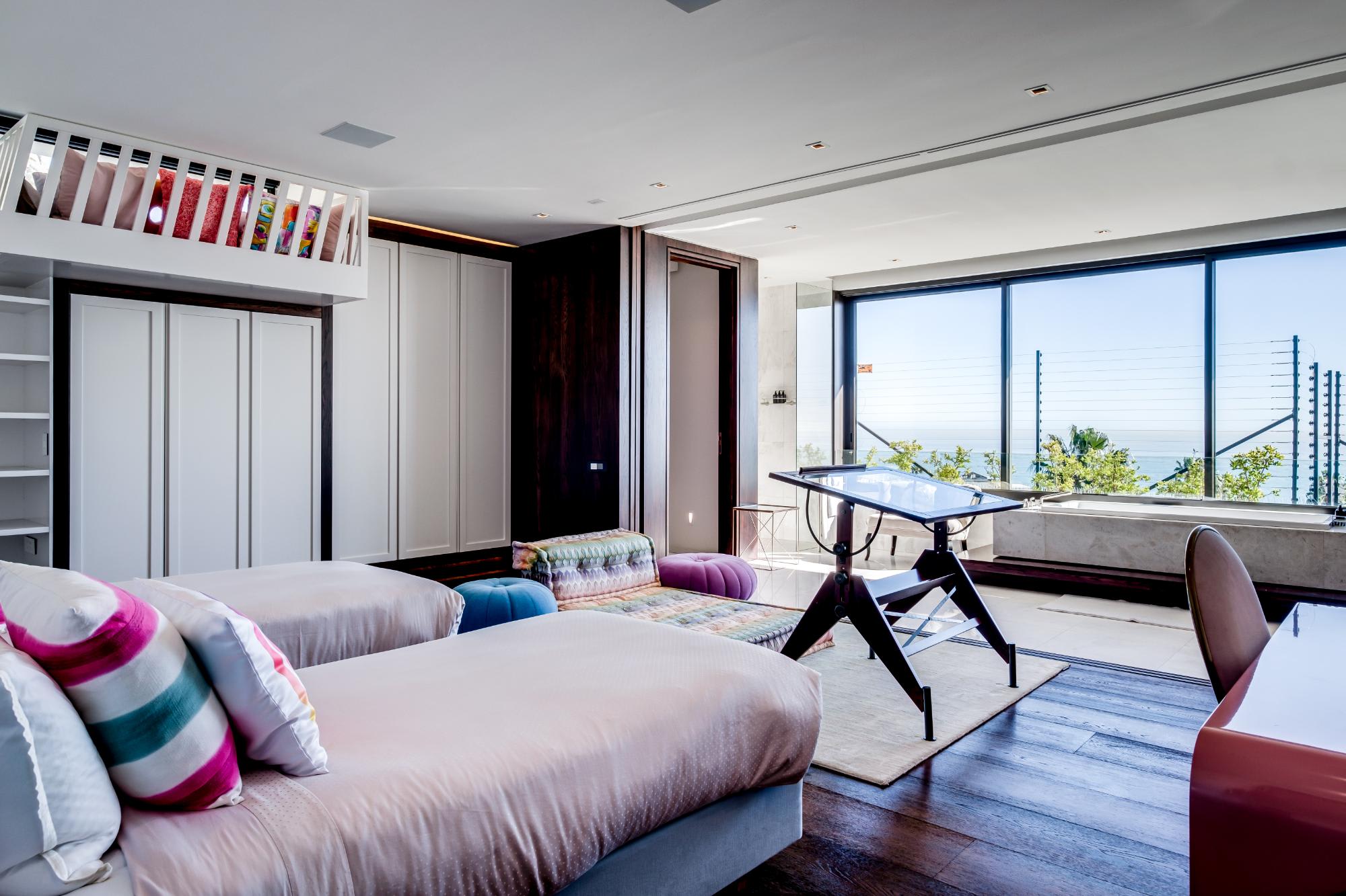 property_[object Object]_32