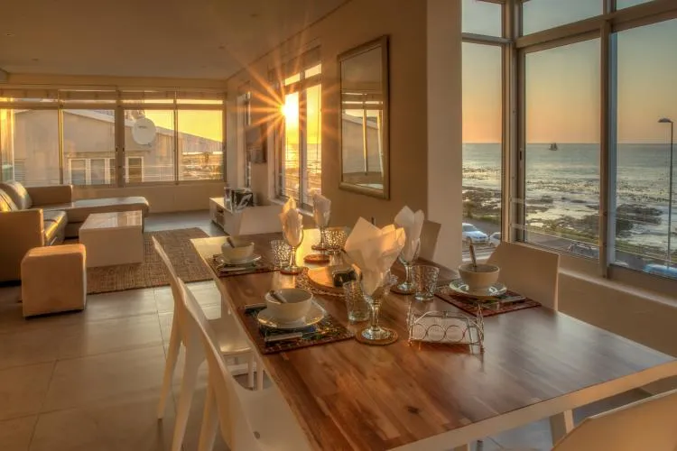 Mouille Point Sea Views Apartment, Mouille Point