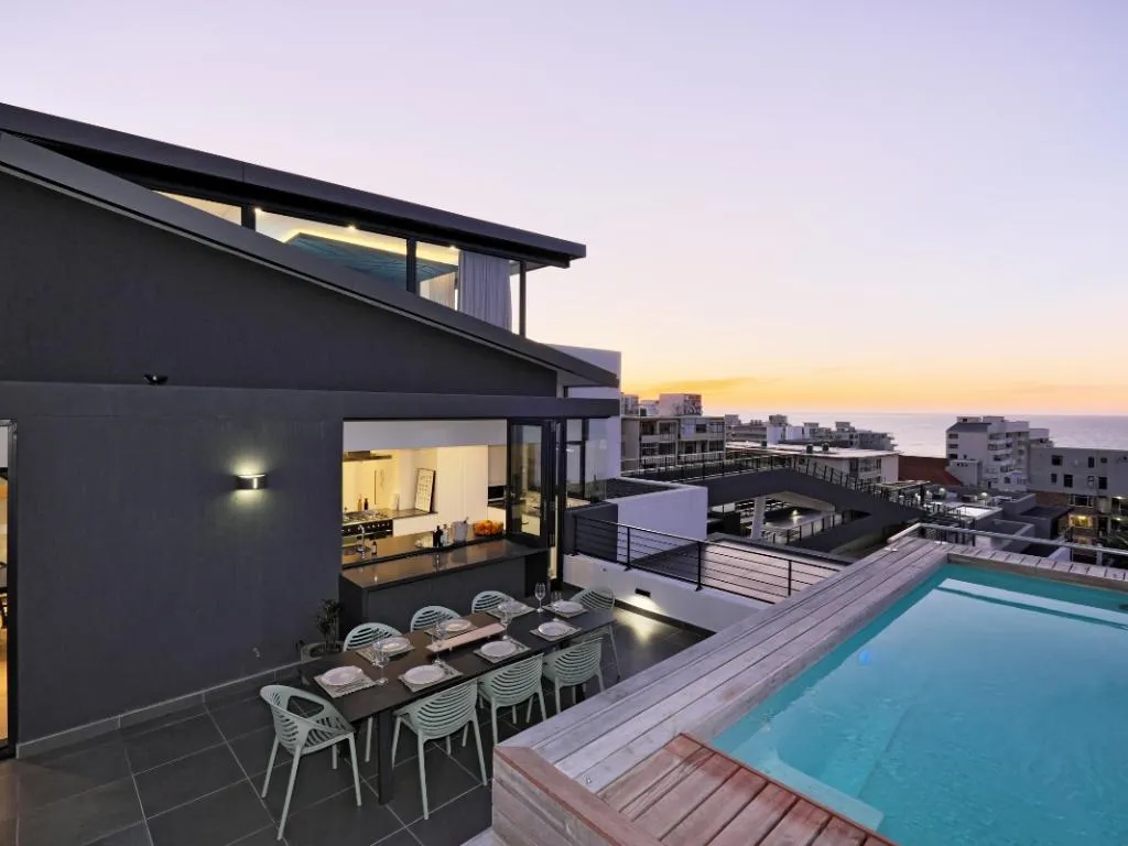 Quendon Penthouse, Sea Point