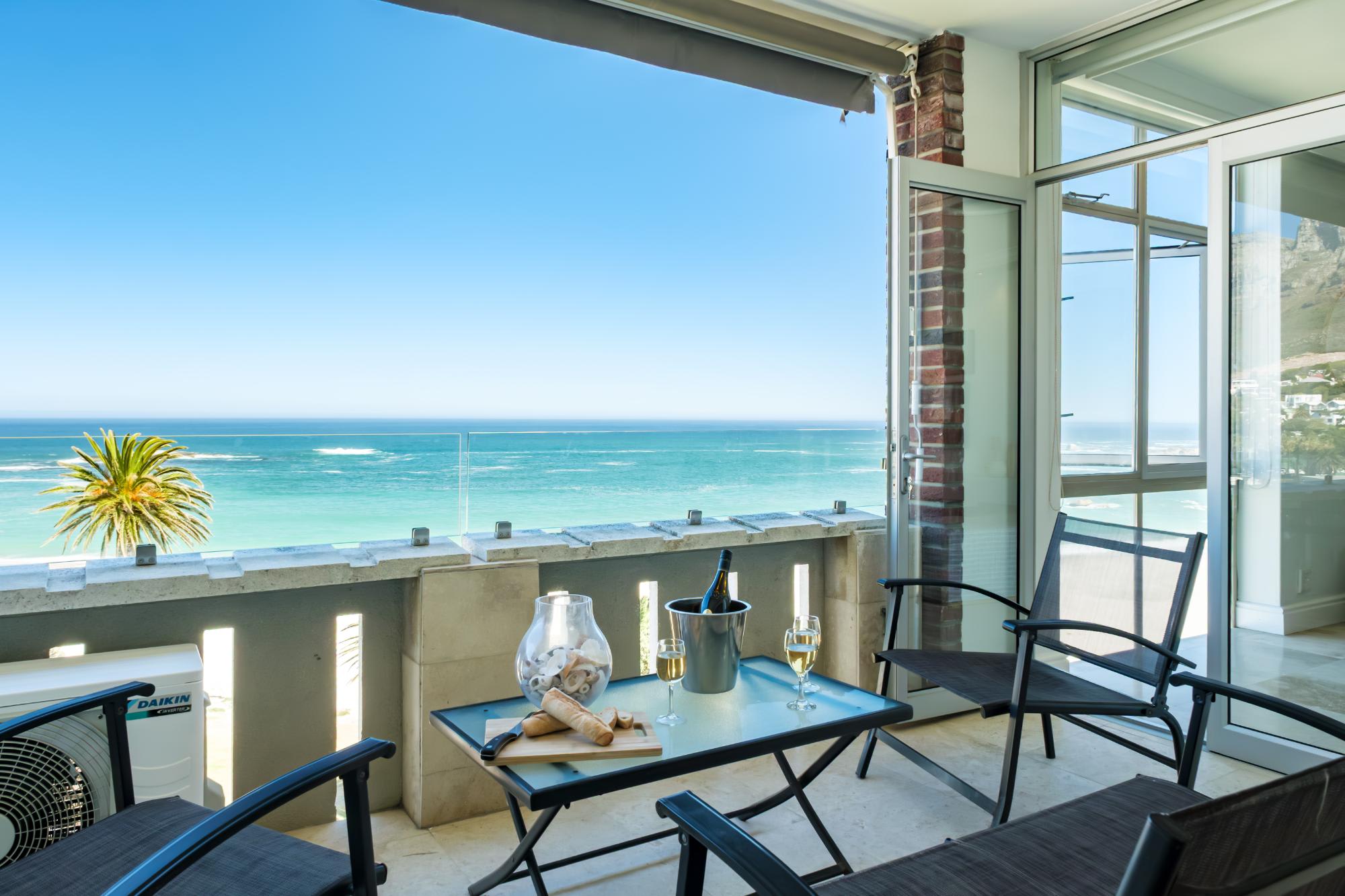 Cloud 9, Camps Bay