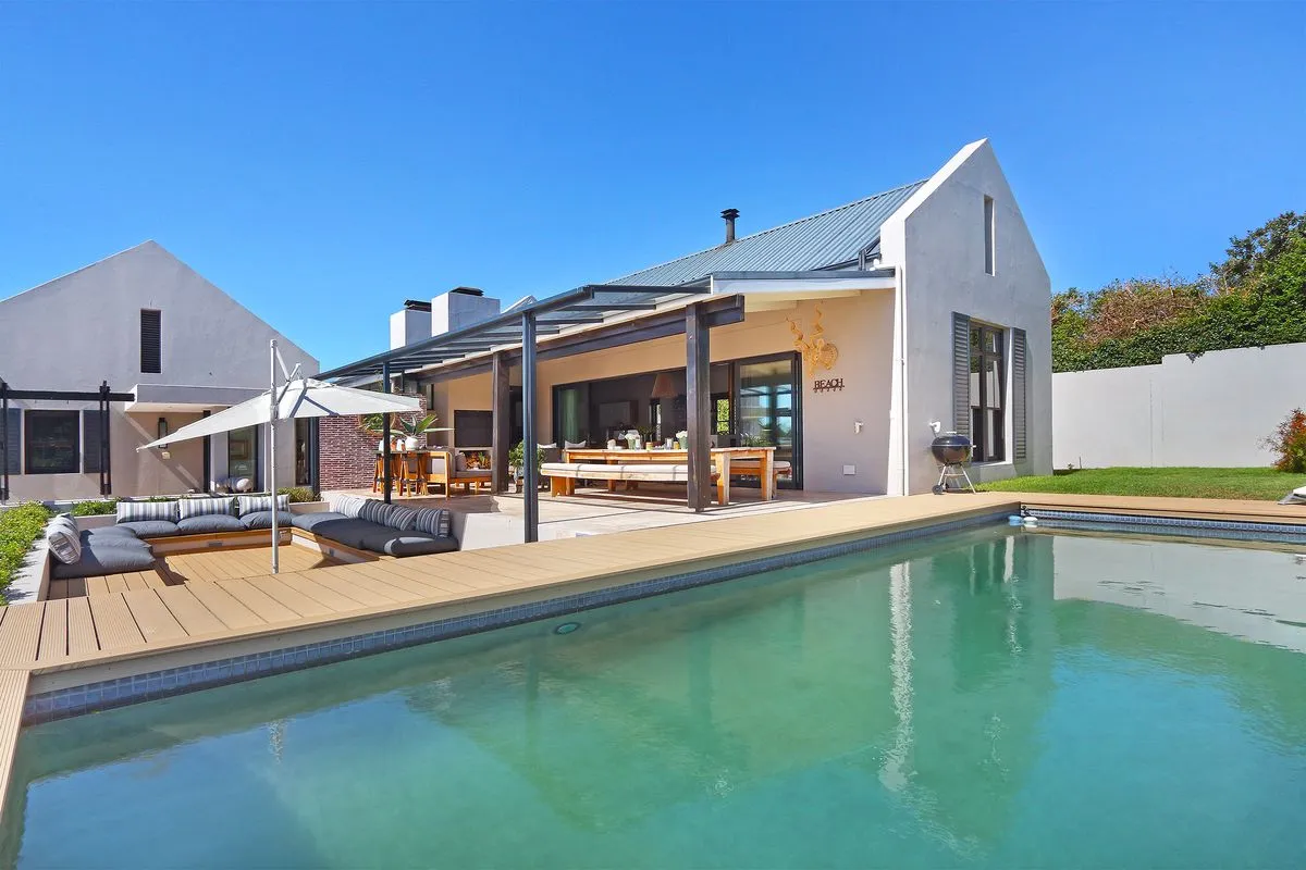 Constantia Modern Villa, 