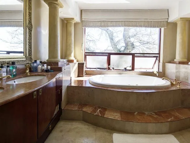 property_[object Object]_9