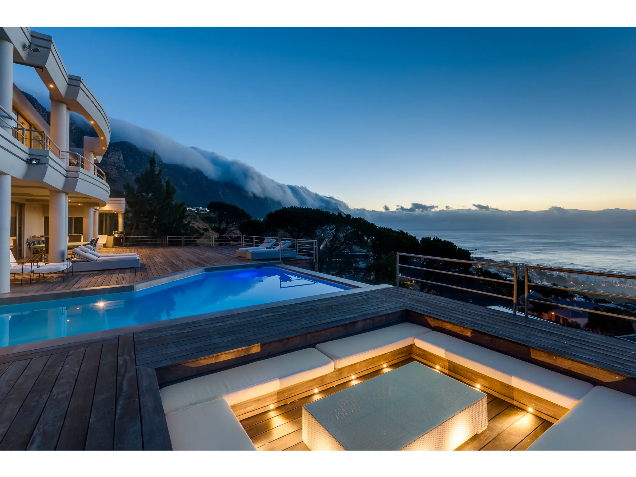 Geneva Sunsets, Camps Bay