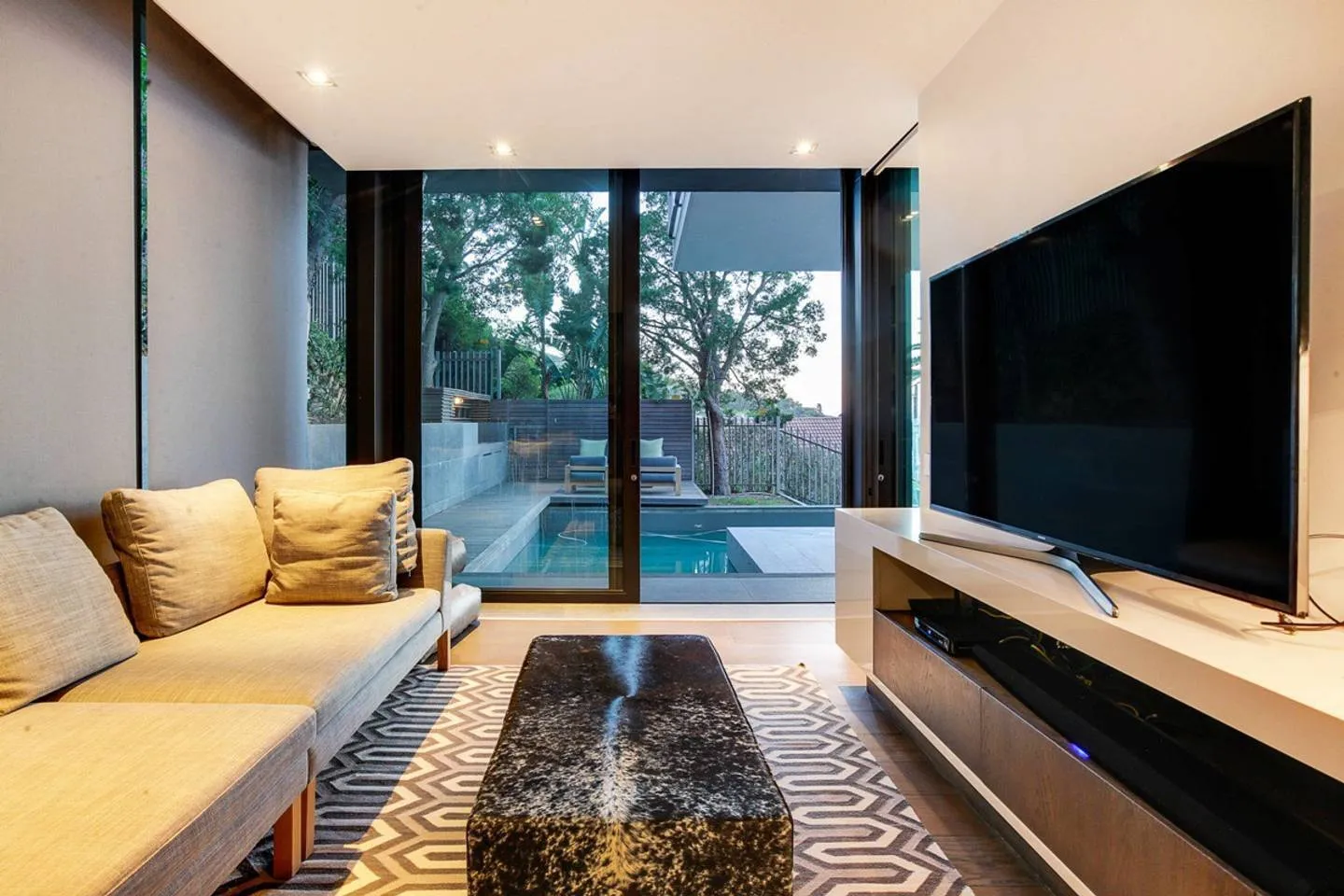 property_[object Object]_9