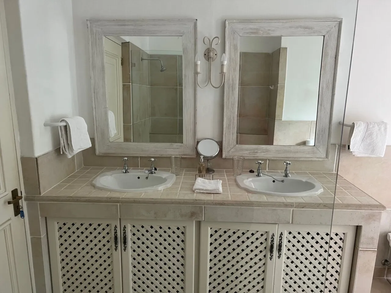 property_[object Object]_33