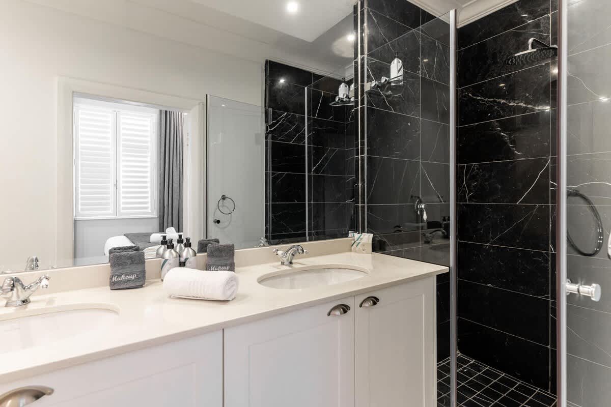 property_[object Object]_15