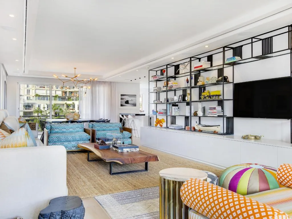 property_[object Object]_8