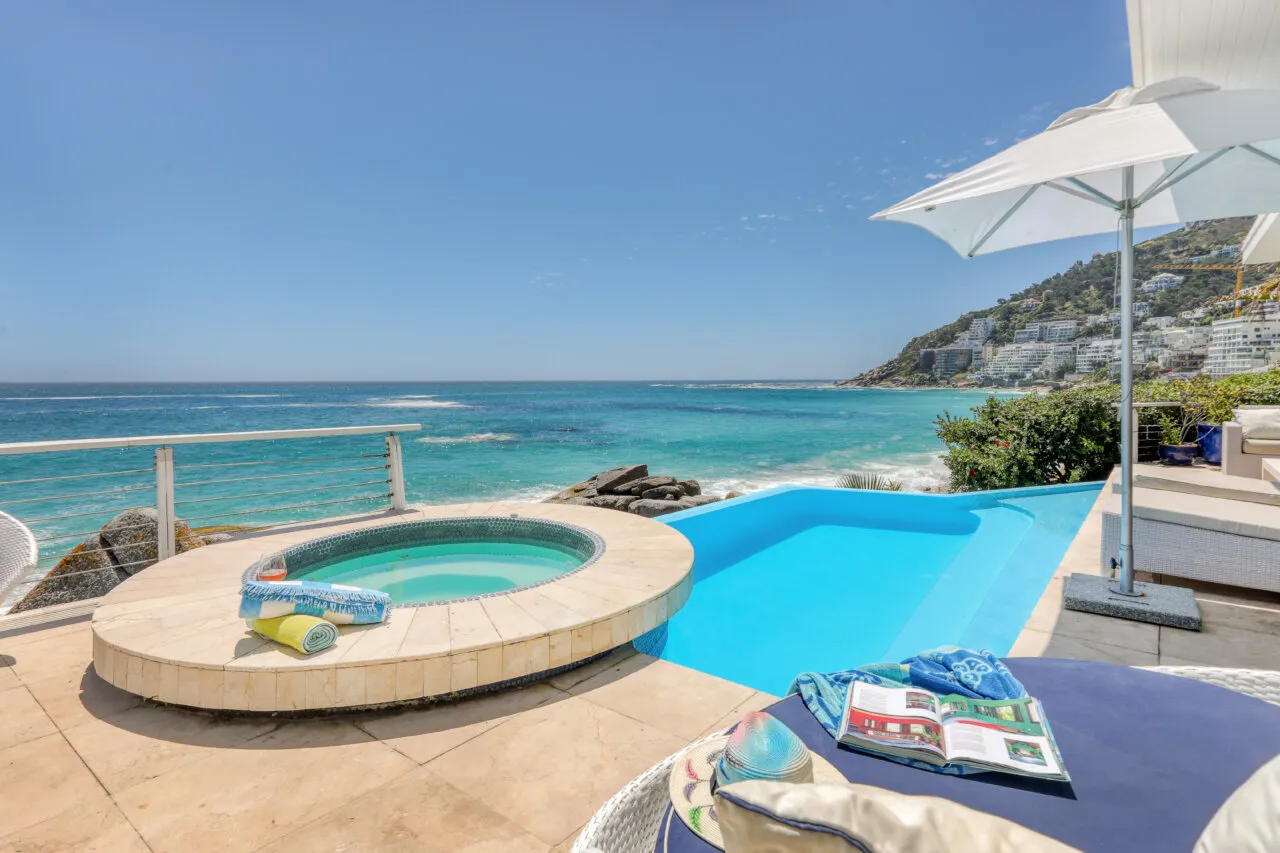Ocean Blue Bungalow, Clifton