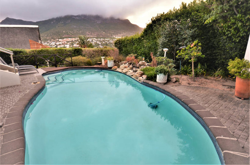 Hout Bay Manor - Berg-en-dal Estate Holiday Accommodation